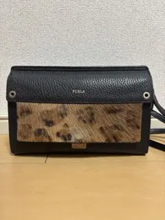 限定値下げ‼️FURLA ショルダーバッグ財布 アニマルのサムネイル