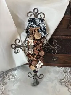 リース　ガーランド　木の実　インテリア　プレゼント　シック　クラシカル　ブラック