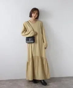 【2024AW/完売品】Bonjour Sagan 裾フレアVネックワンピース