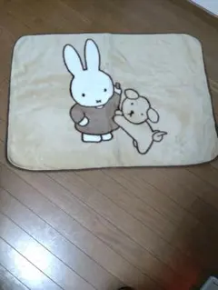 ミッフィーと犬のブランケット 約70✕96