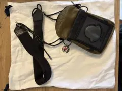 (即日発送)MONCLER スマホショルダーバッグ カーキのサムネイル