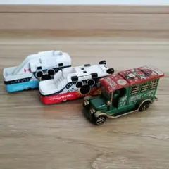 トミカ　東京ディズニーリゾート・ドリームクルーザー　クリスマス　3台セット