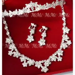 ティアラ・ネックレス・イヤリングセット♢ブライダル ウェディング花ビジュー