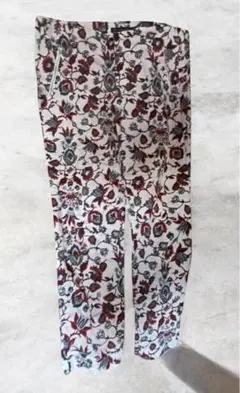 Zara Basics フローラル柄パンツ（ピンク系）ですFloral