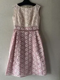 ｛トッカ｝花柄刺繍 ノースリーブ ひざ丈ワンピース