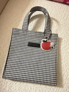 新品 ファミリア familiar トートバッグ チェック りんご くまチャーム