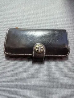 黒レザー長財布 聖人メダル付き