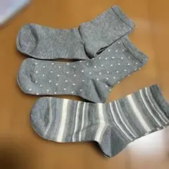 未使用　ゴム口ゆったりグレー 柄 ソックス 22-24cm 3枚組