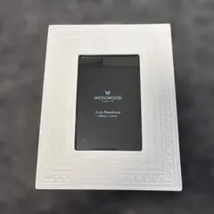 新品未使用　WEDGWOOD ホワイトフォトフレーム