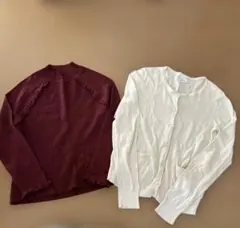 ニットセーターとオフホワイトのWORLDBASIC Sカーディガン２枚セット