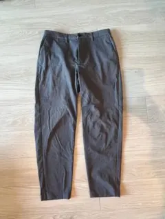 GU グレー スラックス Mサイズ