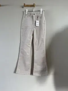 ベージュ コーデュロイ フレアパンツ