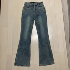 ライトブルーブーツカットデニム