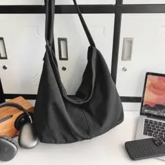 ニュースペーパーバッグ　メッセンジャーバッグ　A4すっぽり ブラック