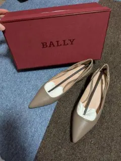 ★新品　BALLY ベージュ ポインテッドトゥ フラットシューズ