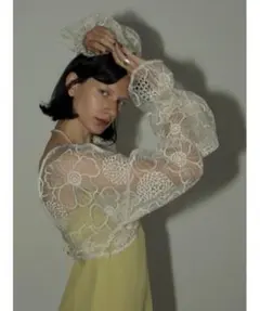 花柄刺繍レーストップスのサムネイル