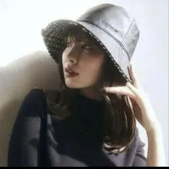 Herlipto Vegan Leather Tweed Bucket Hatのサムネイル