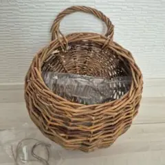 新品未使用　天然木　壁かけ　ラウンドバスケット