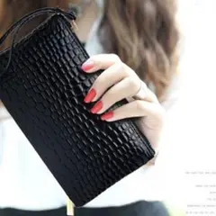 黒 エナメル ポーチ ワニ柄