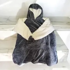 冬物一掃セール⭐️あったかフード付き着る毛布 グレー&ホワイト