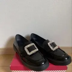 LE TALON ビジュー付き黒ローファー