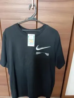 NIKE　Tシャツ　タグ付き新品