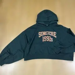 パーカー　トップス