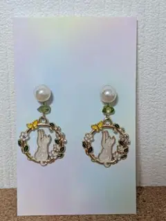 ねこと花のデザインピアス