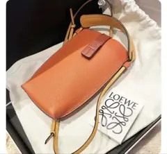 LOEWE レザー ショルダーバッグ　携帯ケースのサムネイル