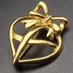 ヴィンテージブローチ ～金色のリボンが描く優雅なハート～