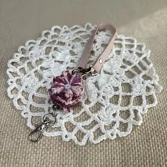 ハンドメイド　お花モチーフ　リールストラップ　R-17  ストラップお色変更可