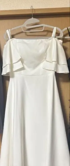 ホワイトオフショルダードレス　結婚式前撮り