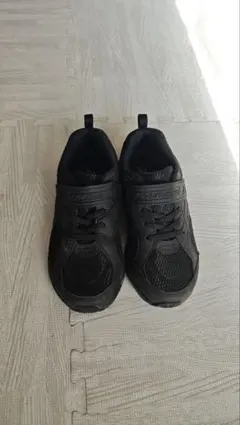 ブラック スニーカー 21.5cm syunsoku