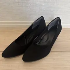 美品　ブラック ポインテッドトゥ パンプス 中ヒール