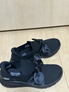 SKECHERS スリップインズ　リボン付