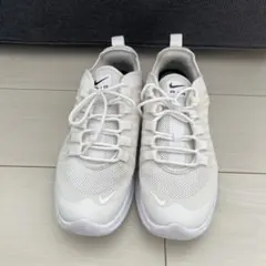 Nike エアマックス アクシス 24.0