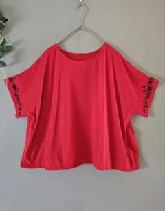 【Syrup. 】ムーミンの仲間ミーの刺繍入り半袖Tシャツ レッド LLサイズのサムネイル