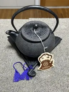南部鉄器 岩鋳 急須 ＆ 扇型セット 置物 鶴亀 鉄皿 箱付き - メルカリ