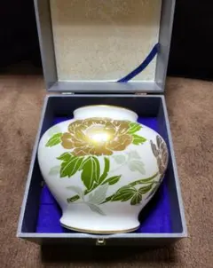 大倉陶園　オールド大倉　金彩花柄　花器　一輪挿 Yahoo!オークション -「大倉陶園 花瓶」の落札相場・落札価格
