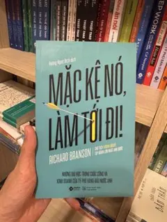 Mặc kệ nó làm tới đi