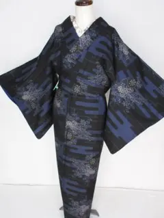 着用少ない！美品＊純泥染＊９マルキ＊本場大島紬＊黒＆青＊着物＊１５６ｃｍ＊裄６８