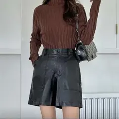 shein シーイン デイジー フェイクレザー ショートパンツ