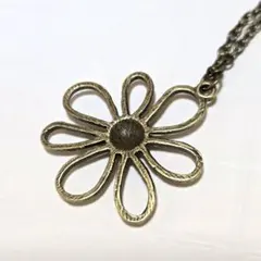 花の形状 ネックレス 金属製