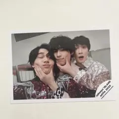 公式写真　セルフィー　3 松田元太　松村北斗　渡辺翔太