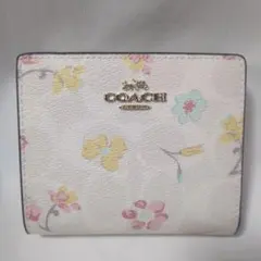 新品✨️ COACH 折り財布　二つ折り　花柄　コンパクト　プレゼント　箱付き
