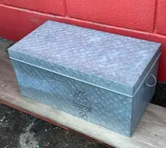 昭和レトロ ブリキの衣装ケース 昭和レトロ ブリキ衣装ケース - メルカリ