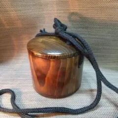 ファミ吉様専用、首掛け式ハンドメイド木製餌箱SU