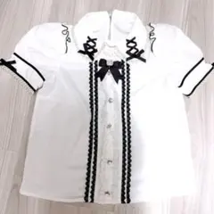 Twin Ribbon Ornament Blouse LIZLISAのサムネイル