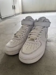 美品　NIKE AIR FORCE 1 MID ホワイト スニーカーのサムネイル