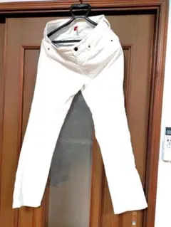 【ユニクロ　ホワイトスラックス】UJ （LLサイズ）